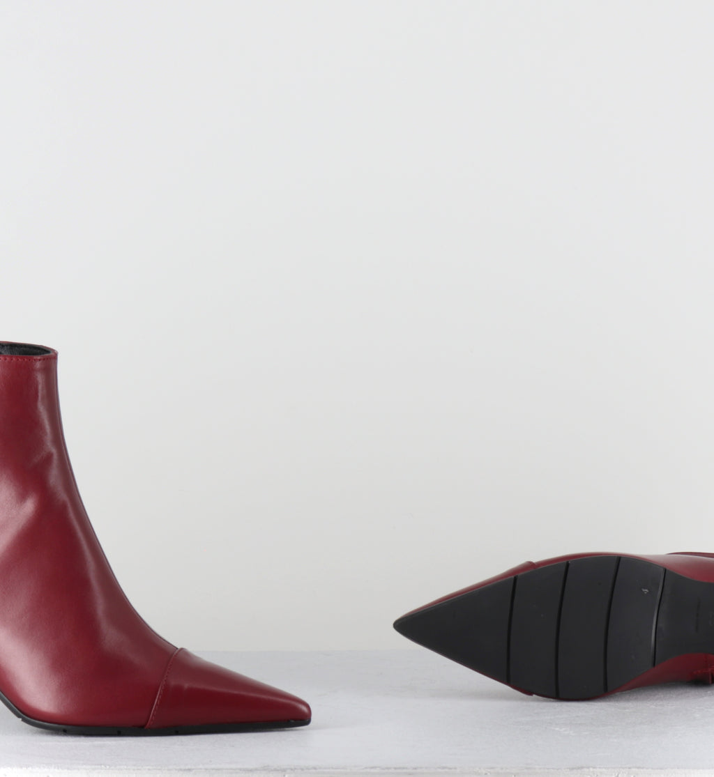 Bottines pointues en cuir rouge - RESTA VIT BORDO