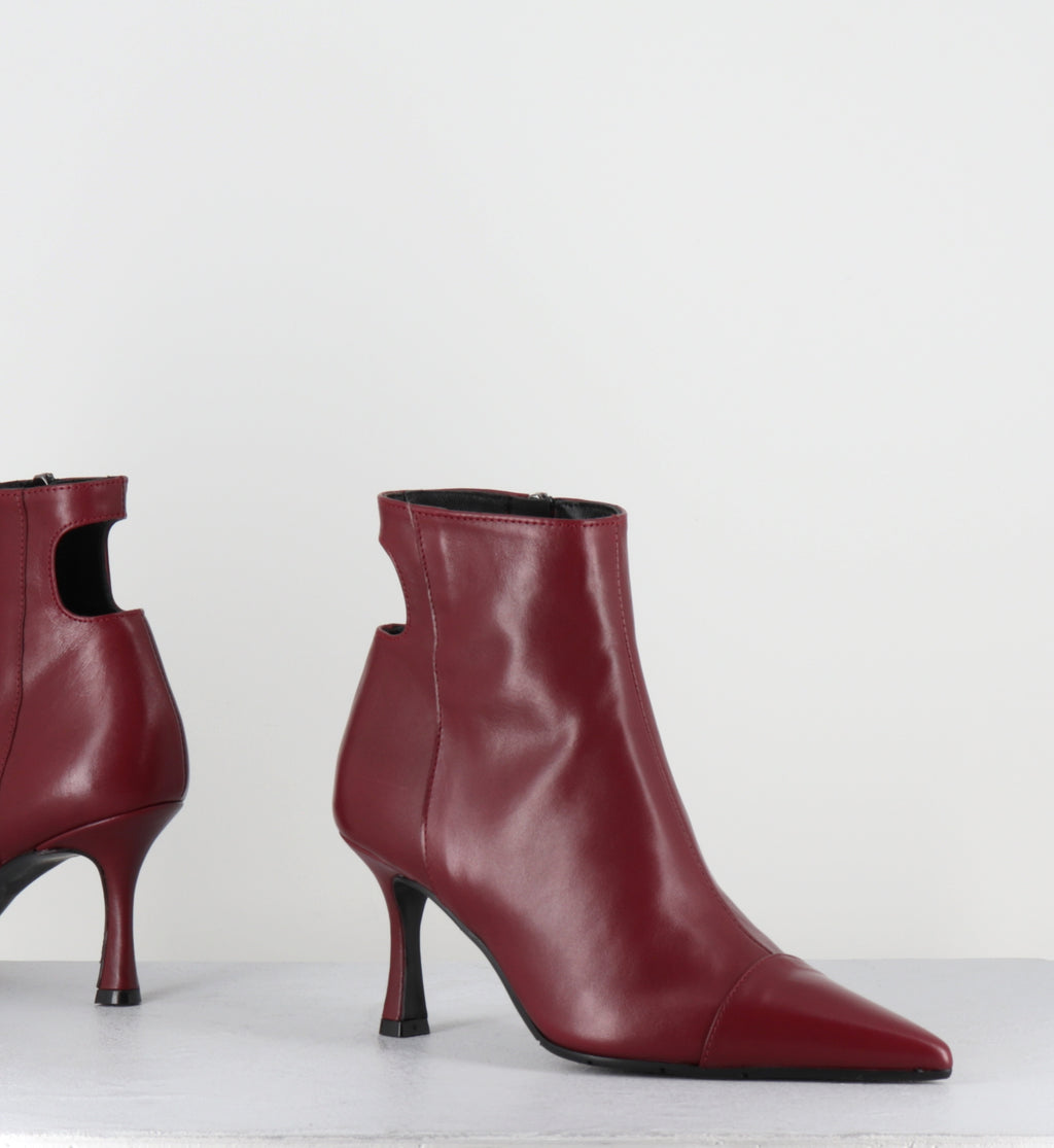 Bottines pointues en cuir rouge - RESTA VIT BORDO