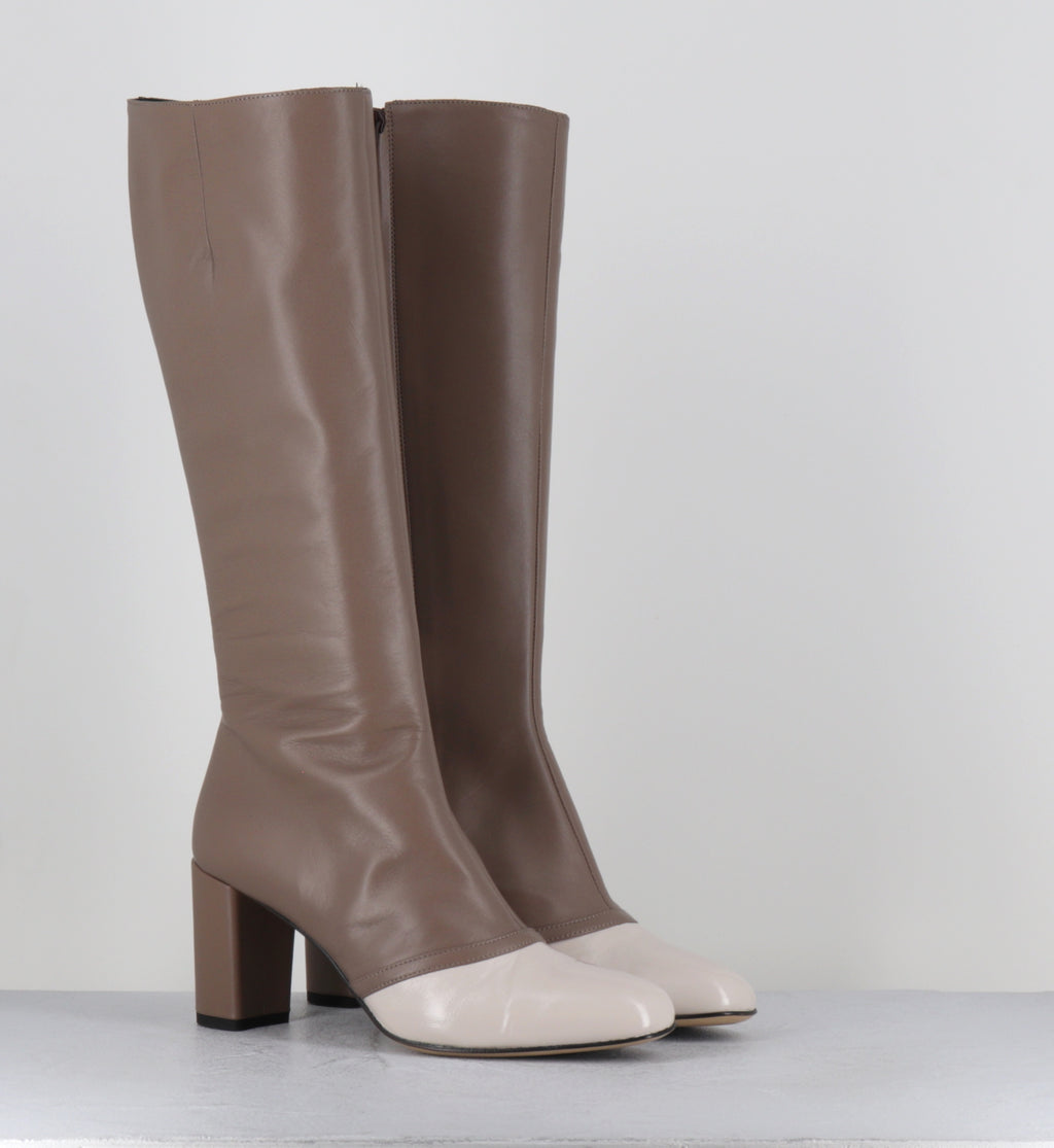 Bottes en cuir taupe et blanc - SARY LUX MILK