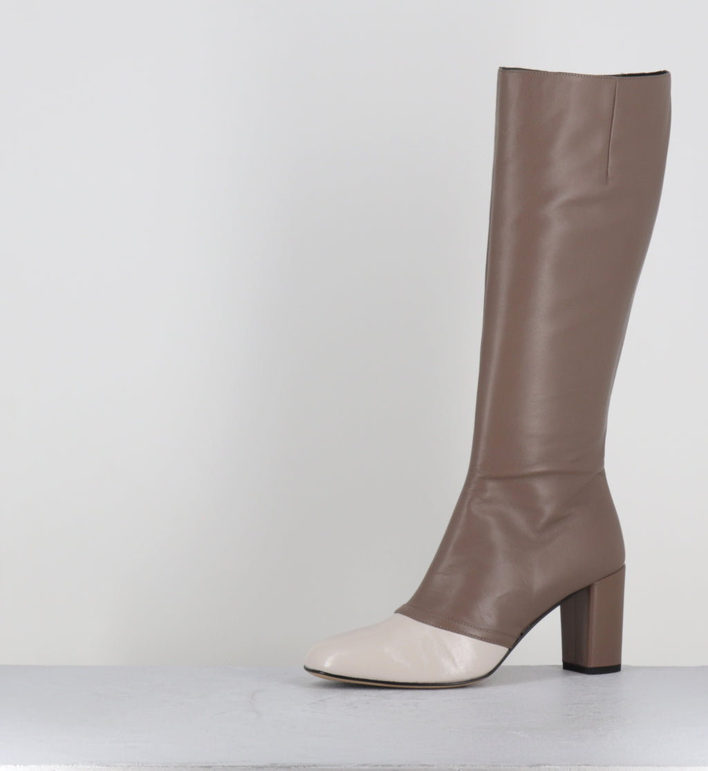 Bottes en cuir taupe et blanc - SARY LUX MILK