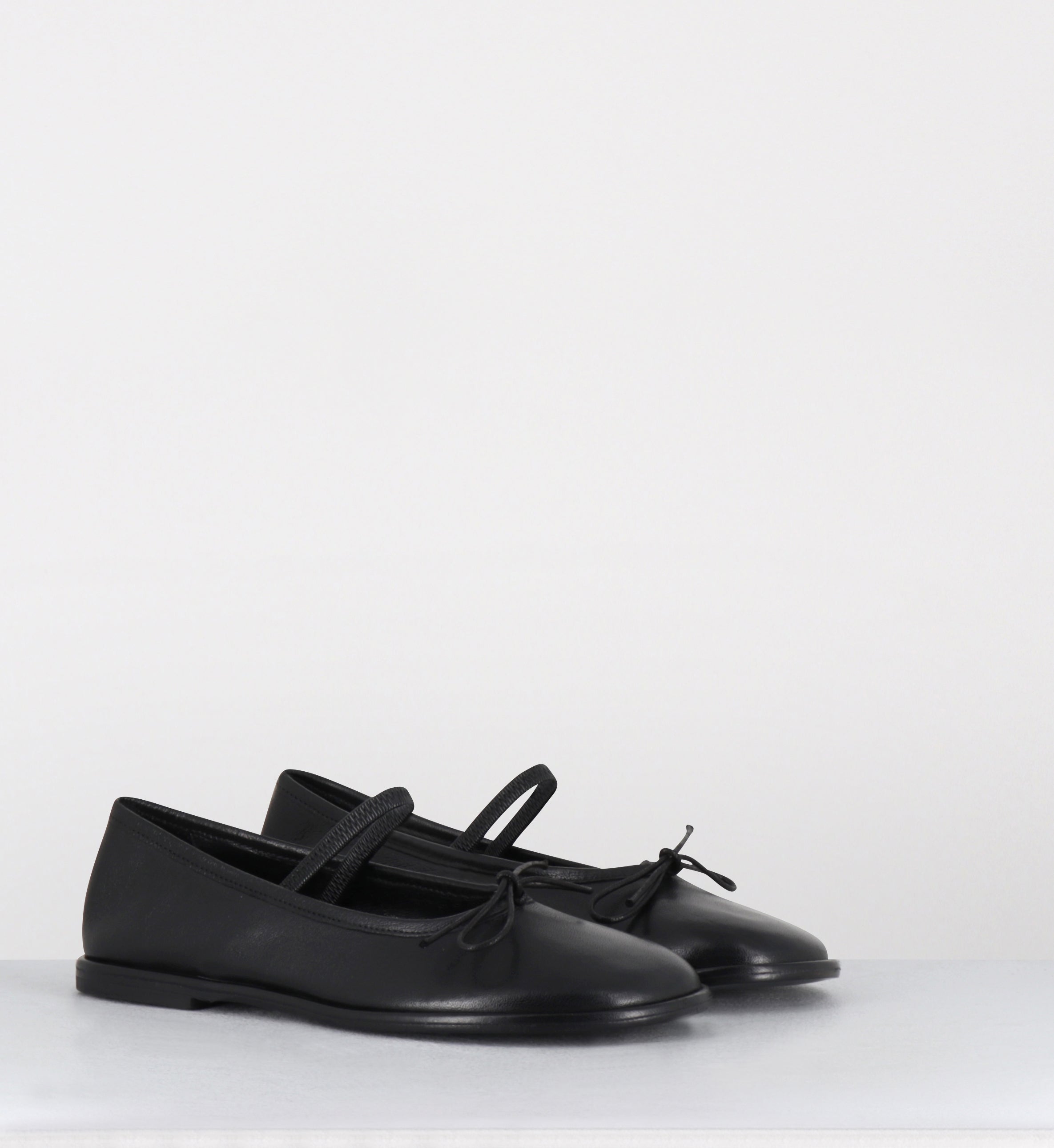 Ballerines en cuir noir à noeud - bout rond DALA GLOWE NERO