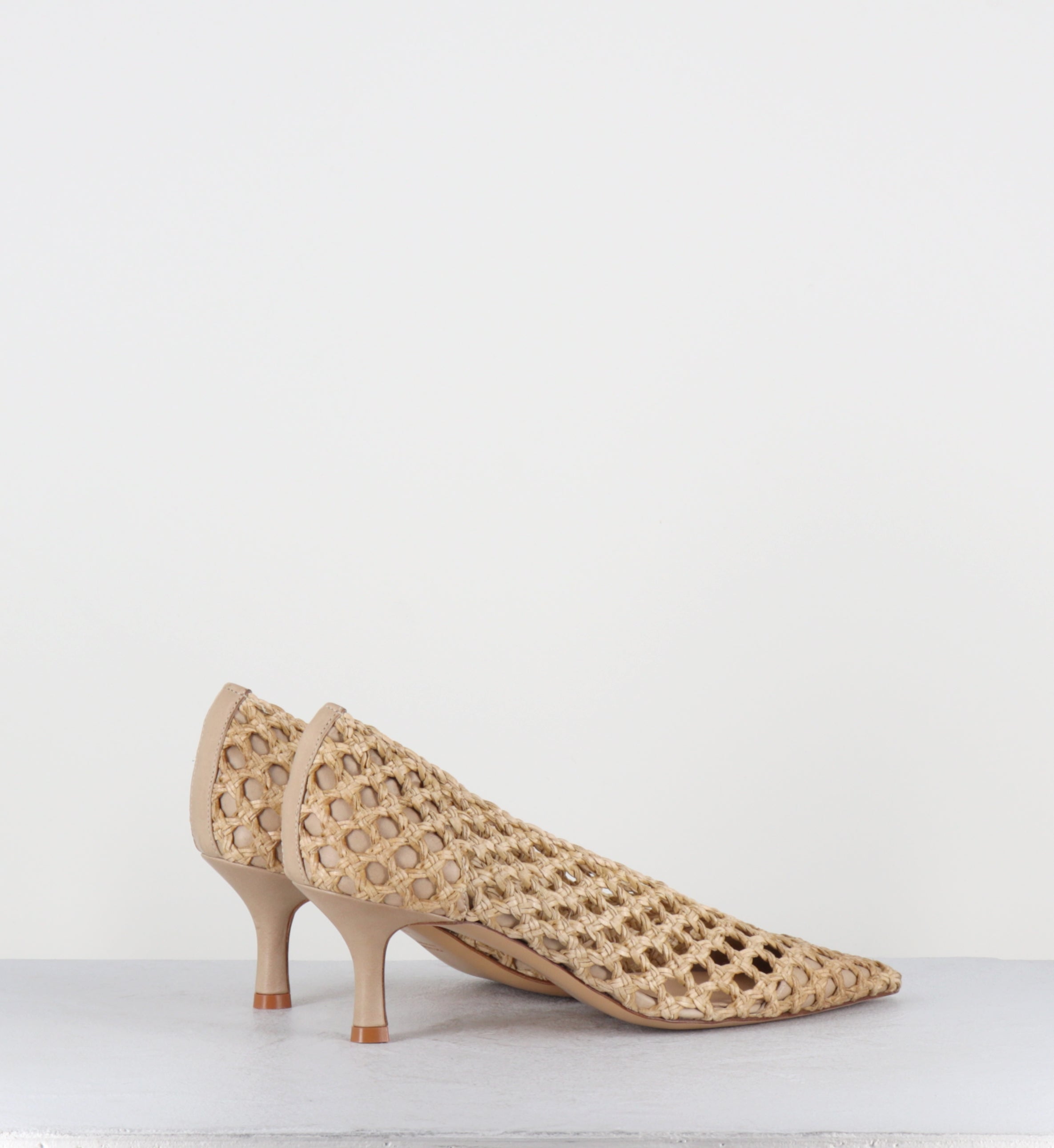 Escarpins pointus en cuir tressé beige - BLOW VITELLO TAUPE