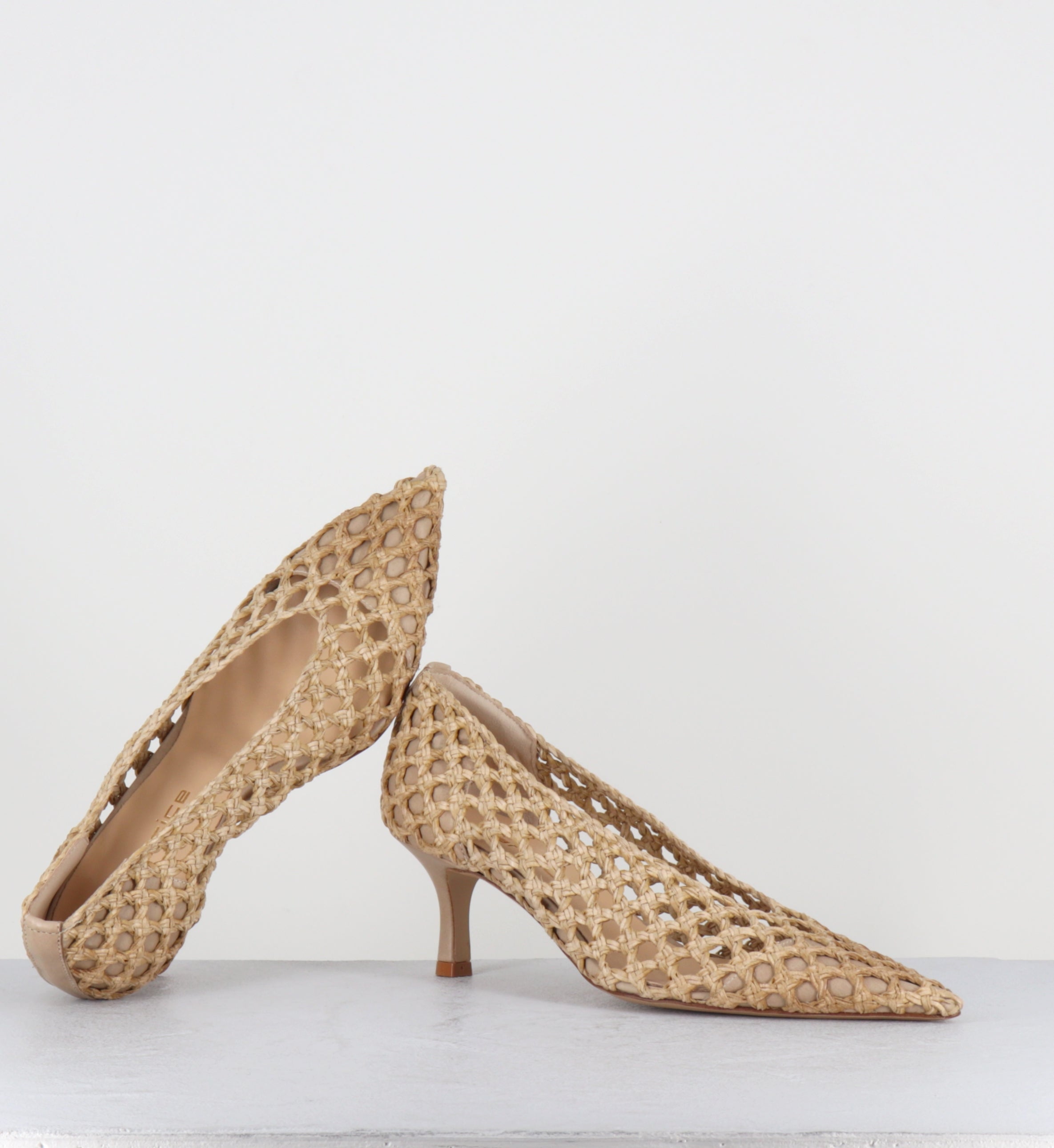 Escarpins pointus en cuir tressé beige - BLOW VITELLO TAUPE