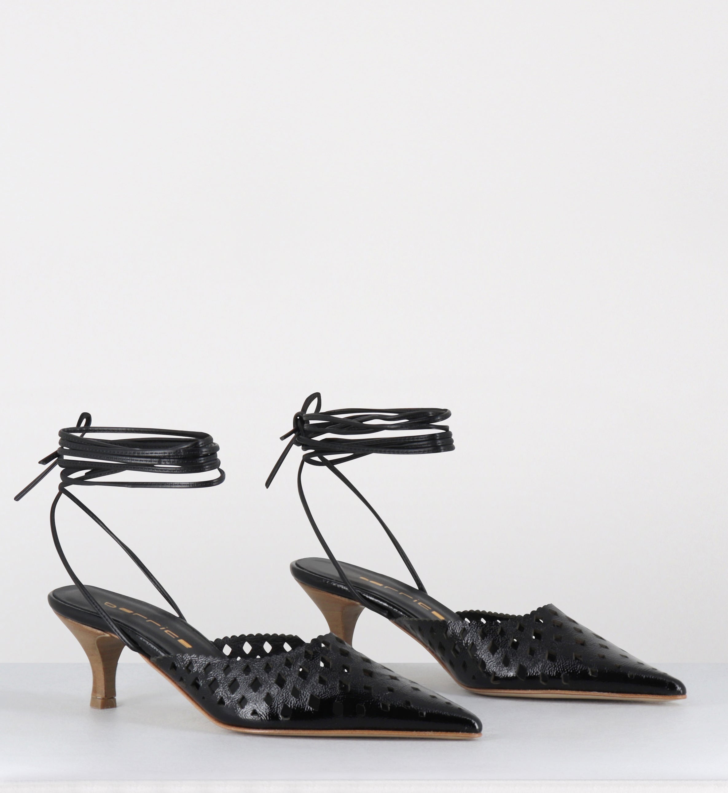 Escarpins à lacets en cuir noir ajouré - INDIA NAPLAK NERO