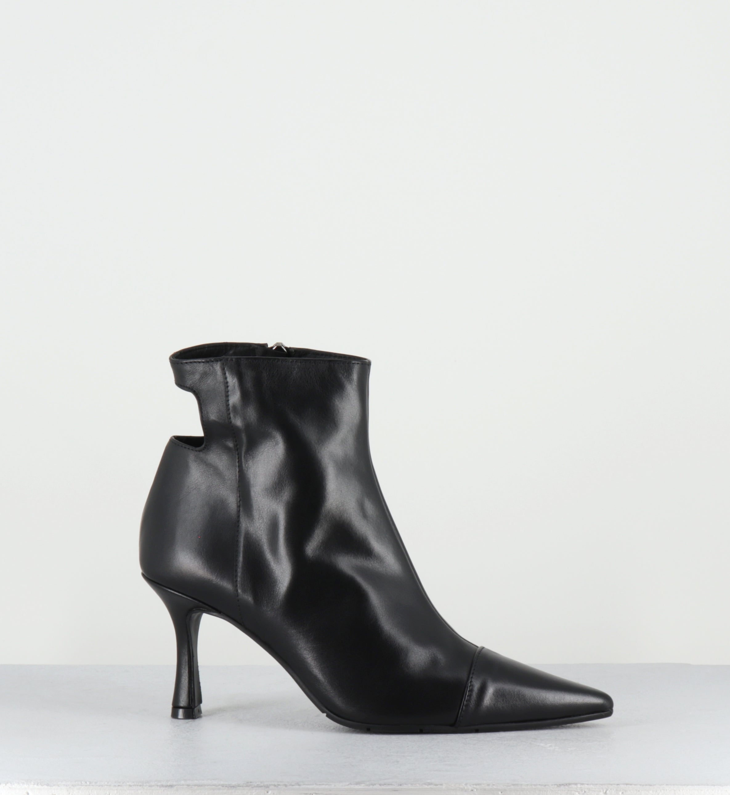 Bottines pointues en cuir noir - RESTA VIT NERO