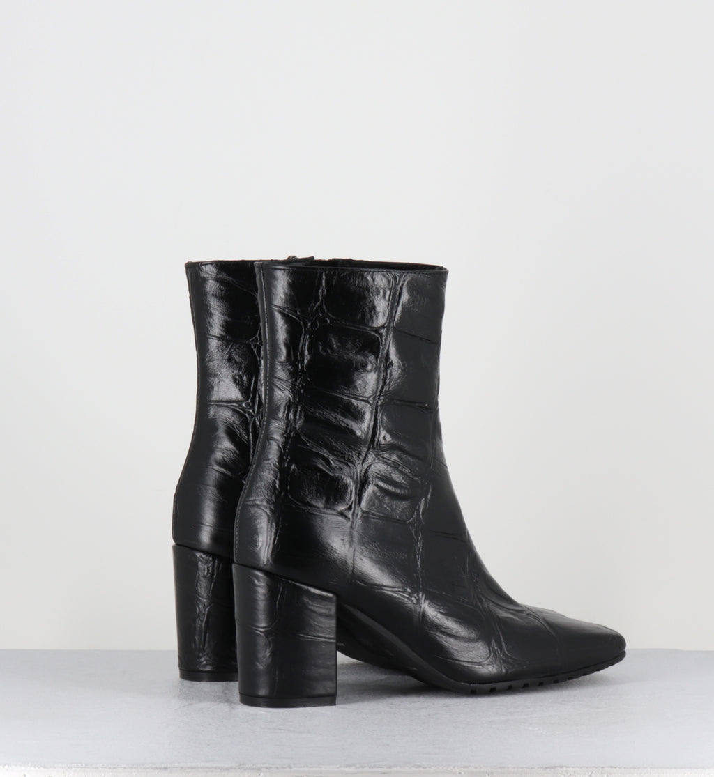 Bottines croco rouge bout carré - SANDRI COCCO NERO