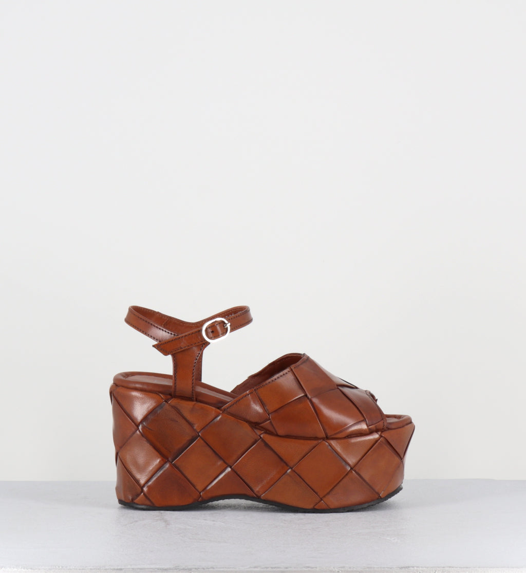 Sandales compensées en cuir camel - MORO TOFFE TRENZADO