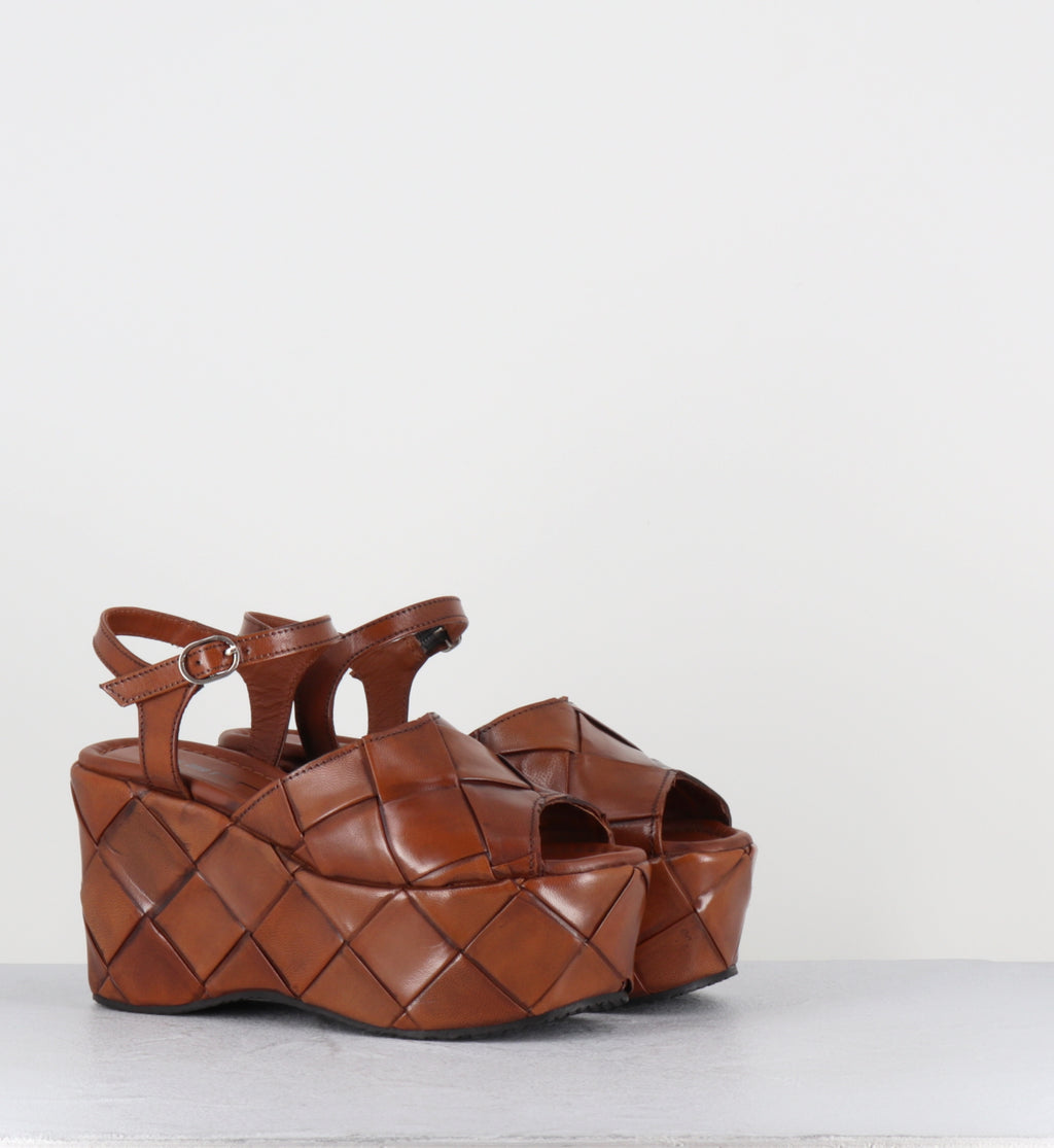 Sandales compensées en cuir camel - MORO TOFFE TRENZADO