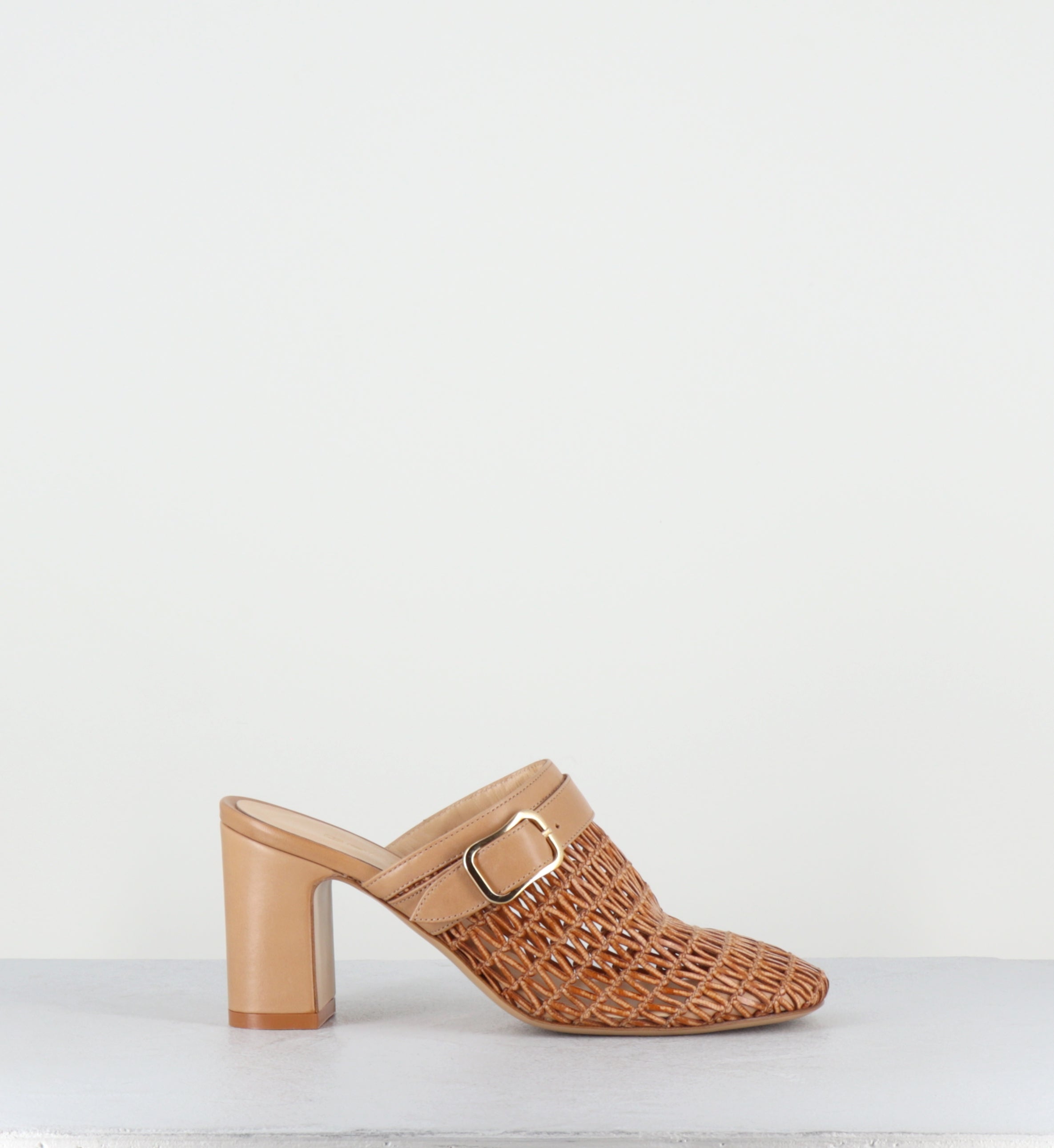 Mules sabot en cuir tressé camel - ANGEL VITELLO SAFARI