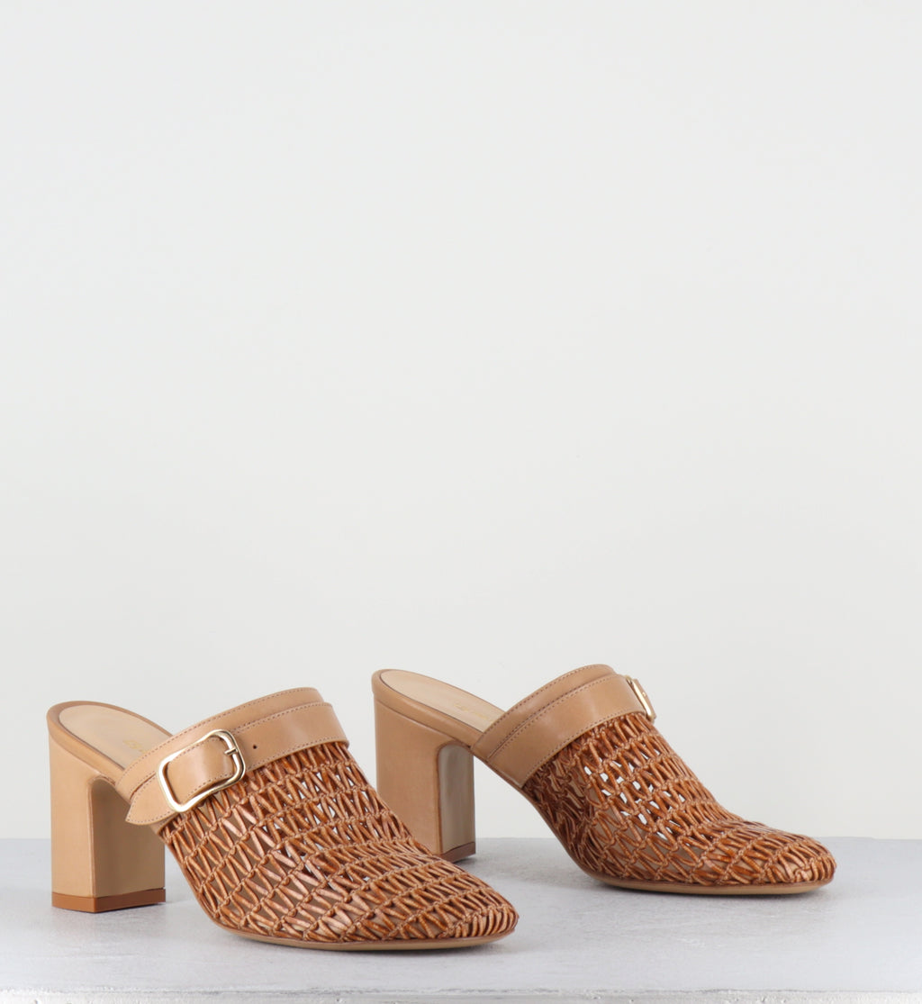 Mules sabot en cuir tressé camel - ANGEL VITELLO SAFARI
