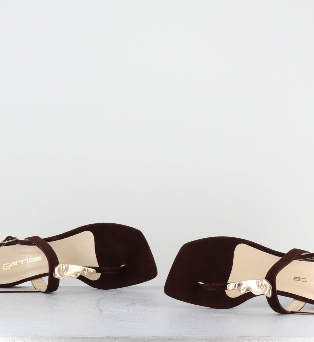 Sandales tongs en daim marron - NUNZI CAM MOGANO