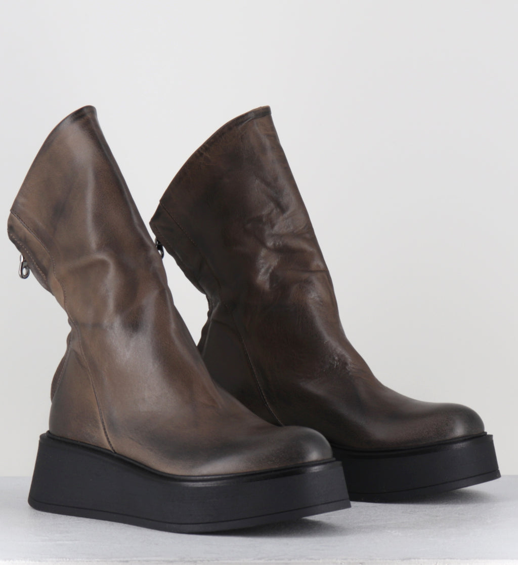 Boots compensées en cuir marron - RIKO LAVATO ASFALTO