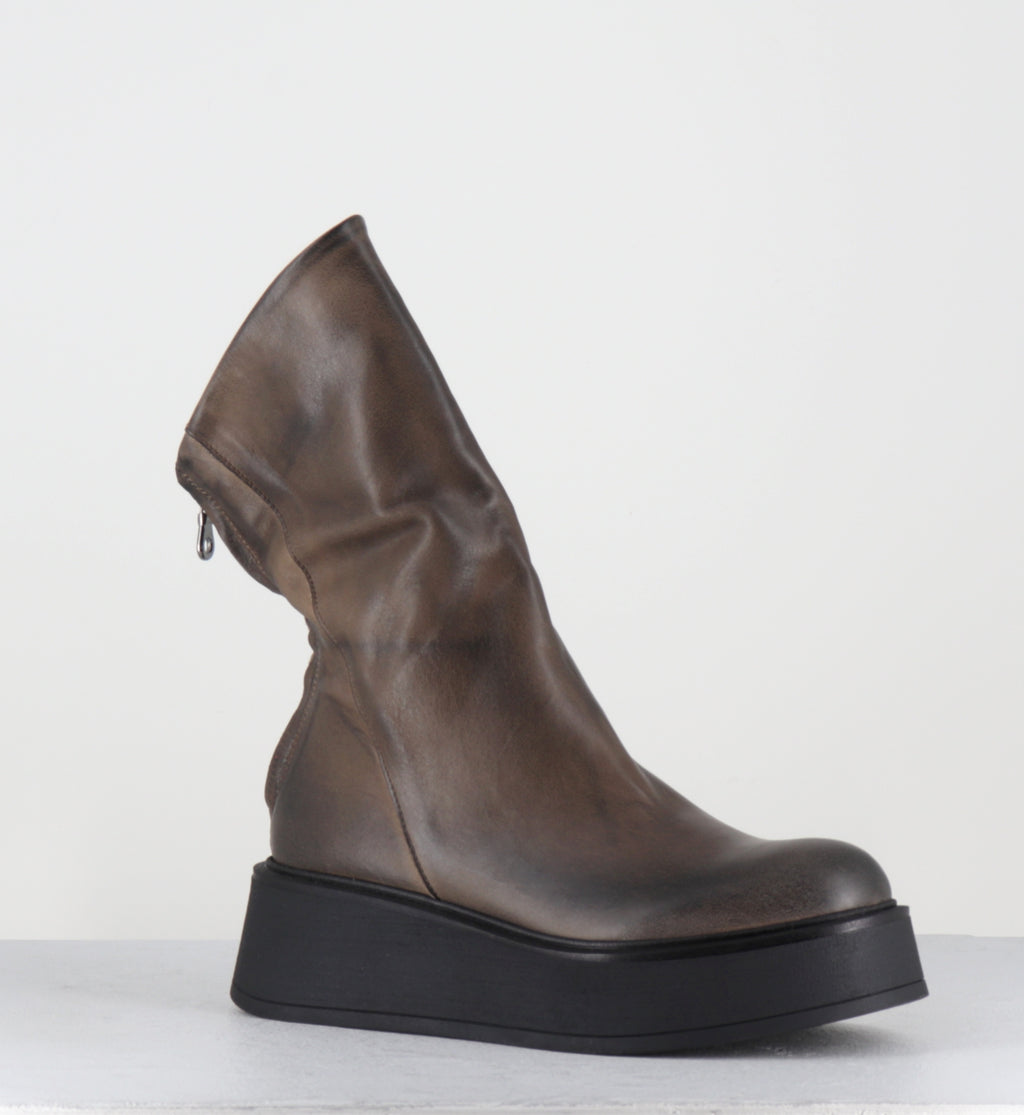Boots compensées en cuir marron - RIKO LAVATO ASFALTO
