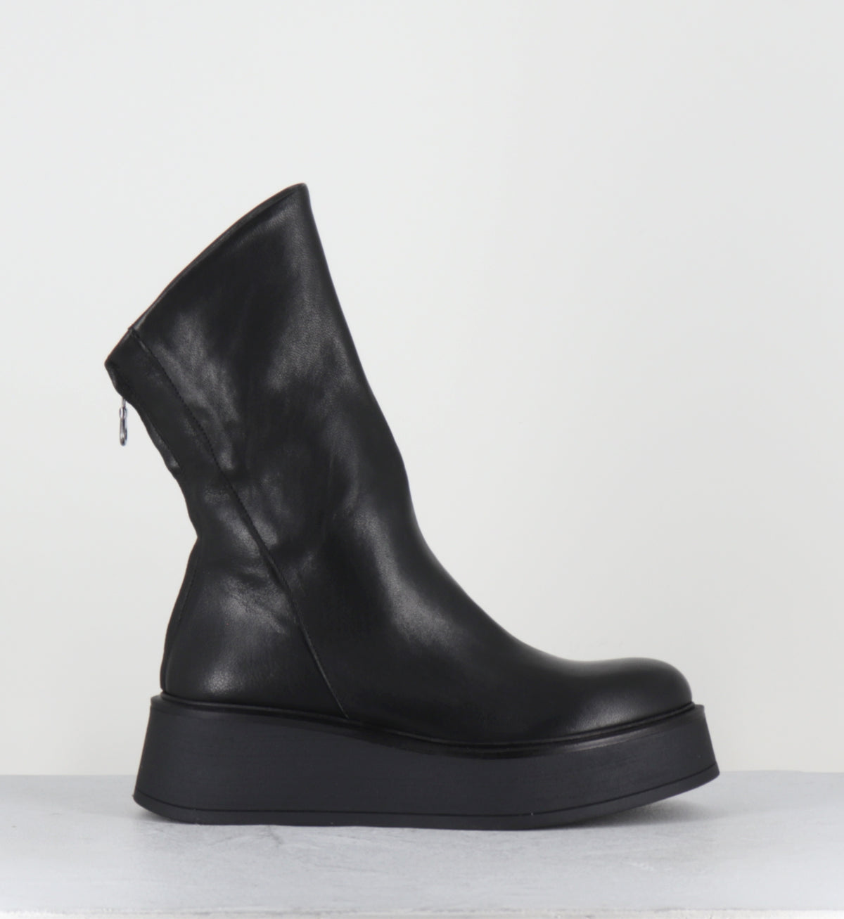 Boots compensées en cuir noir - RIKO LAVATO NERO