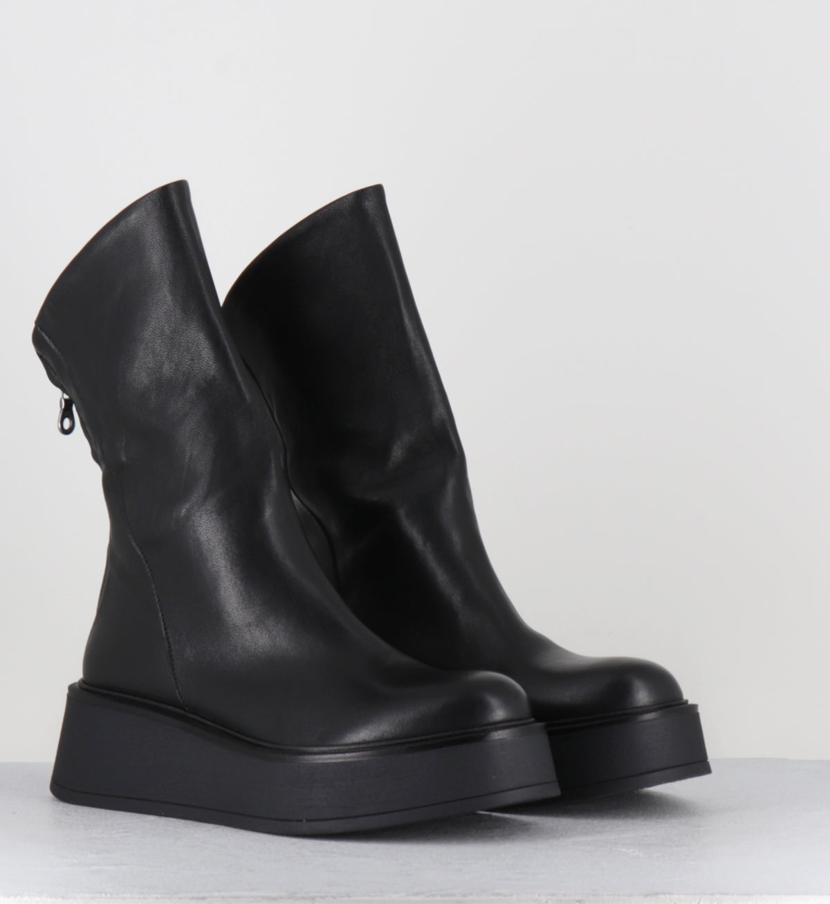 Boots compensées en cuir noir - RIKO LAVATO NERO