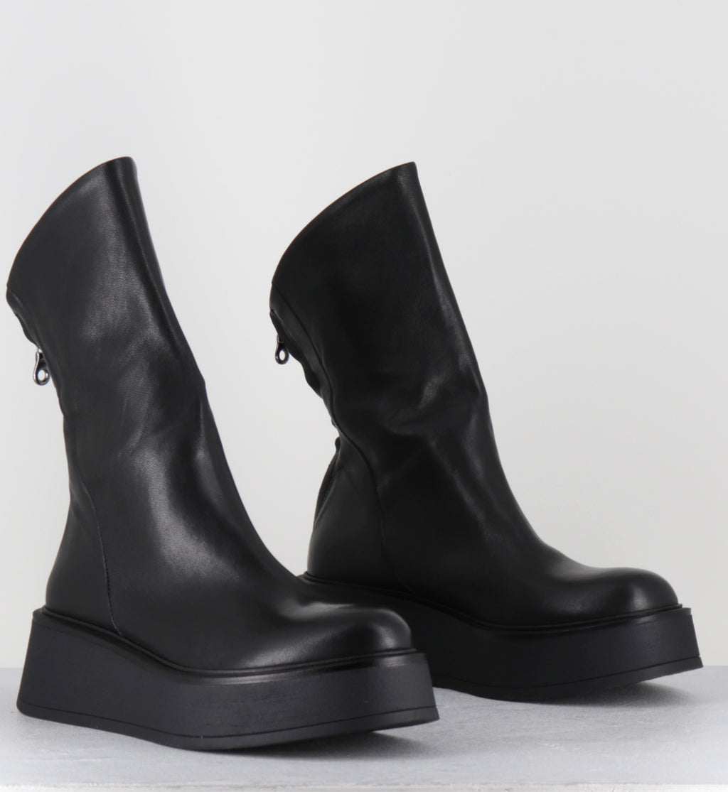 Boots compensées en cuir noir - RIKO LAVATO NERO