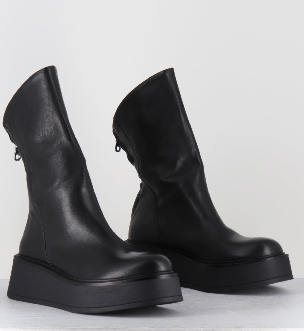 Boots compensées en cuir noir - RIKO LAVATO NERO