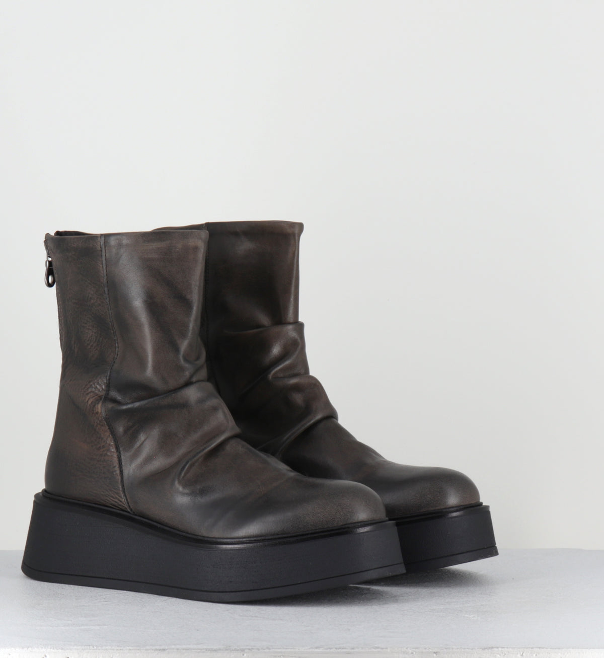 Bottines compensées en cuir kaki - ROKAN LAVATO ASFALTO