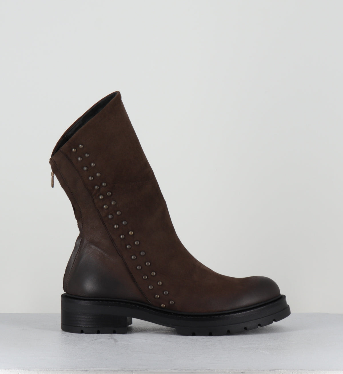 Boots bikers en cuir marron clous - ROMU NABUK MORO