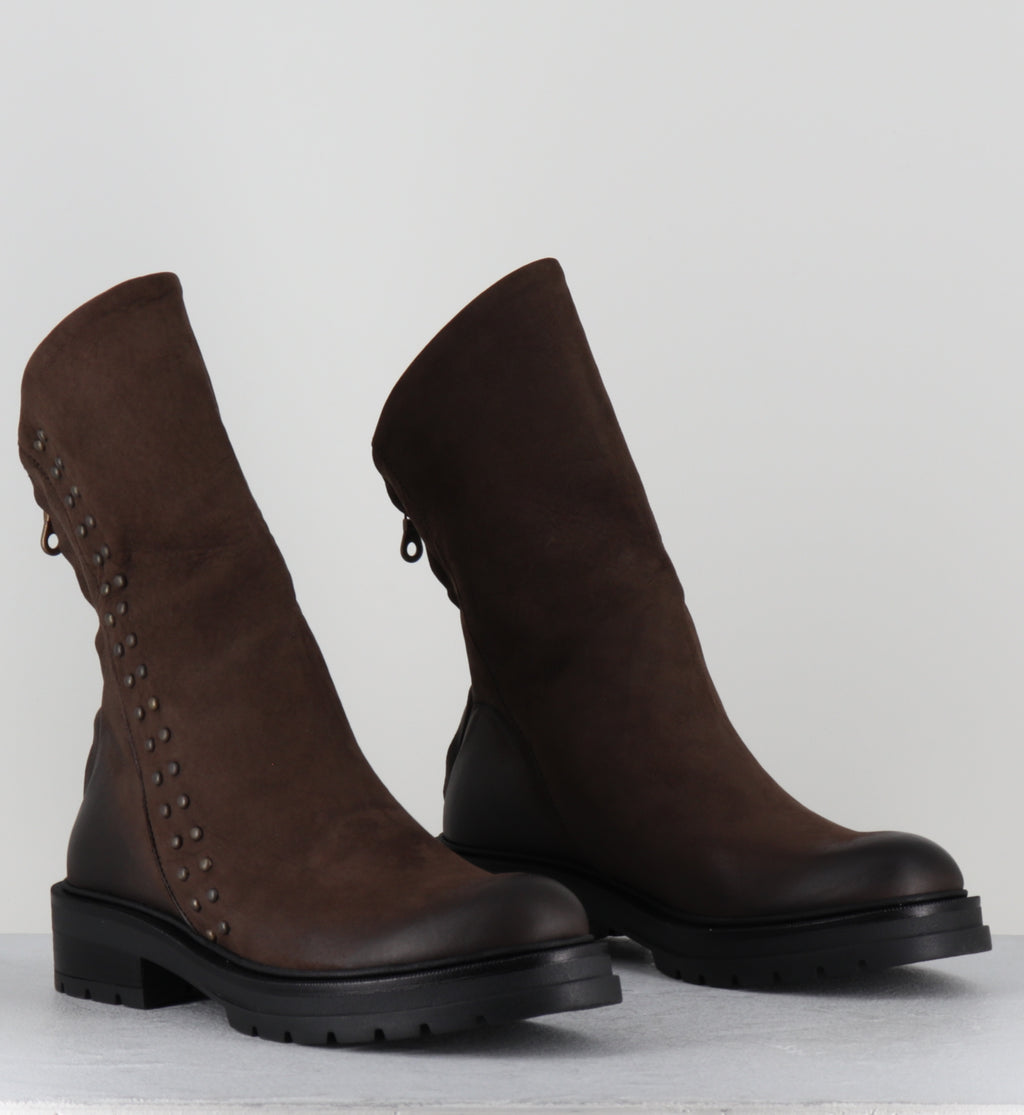 Boots bikers en cuir marron clous - ROMU NABUK MORO