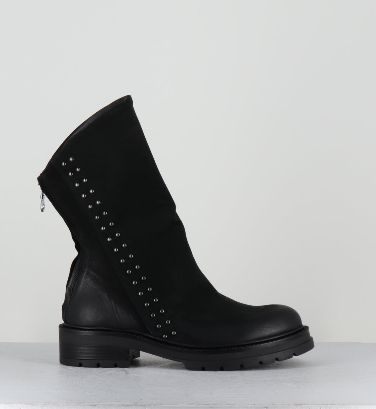 Boots bikers en cuir noir clous - ROMU NABUK NERO