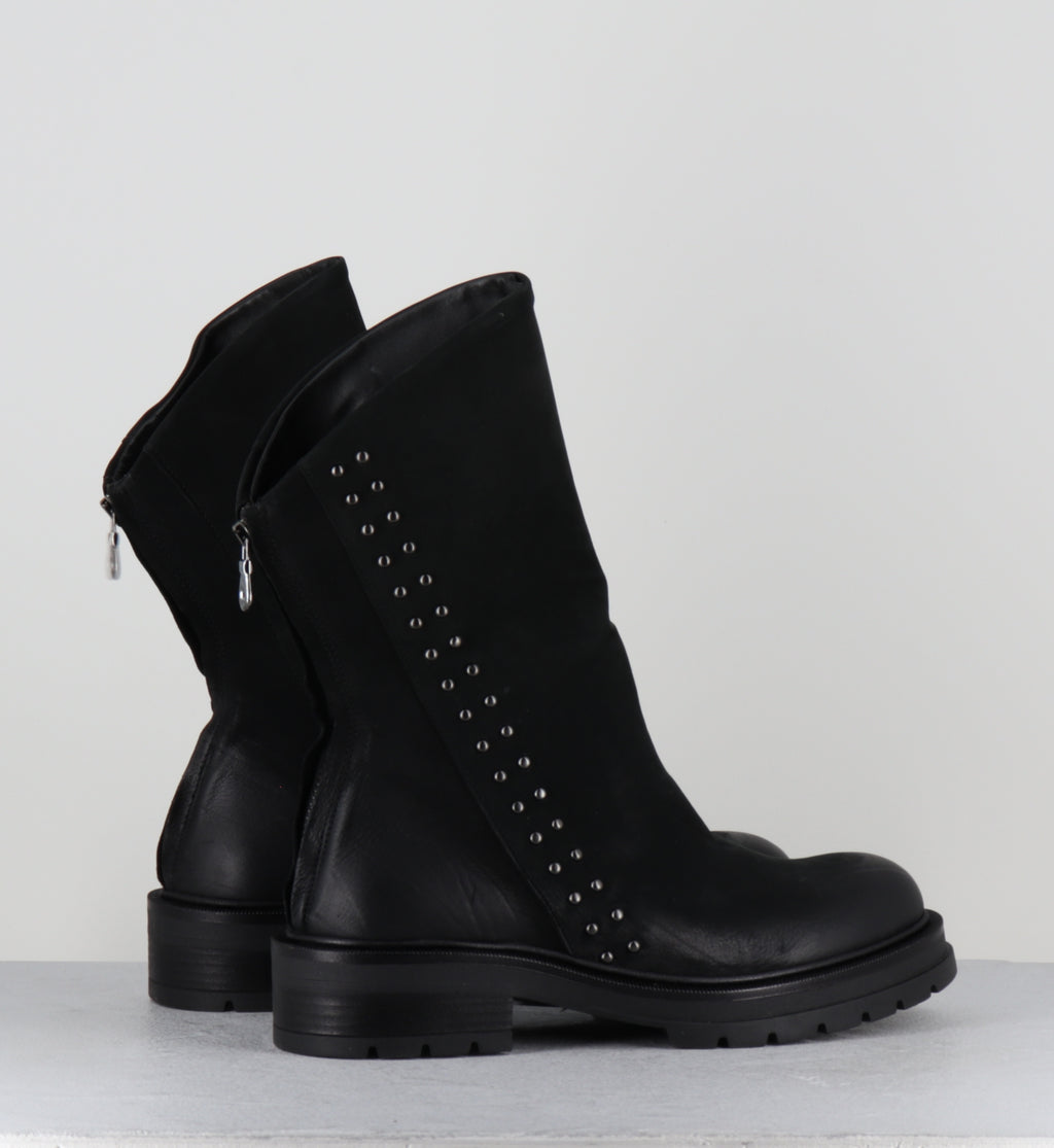 Boots bikers en cuir noir clous - ROMU NABUK NERO