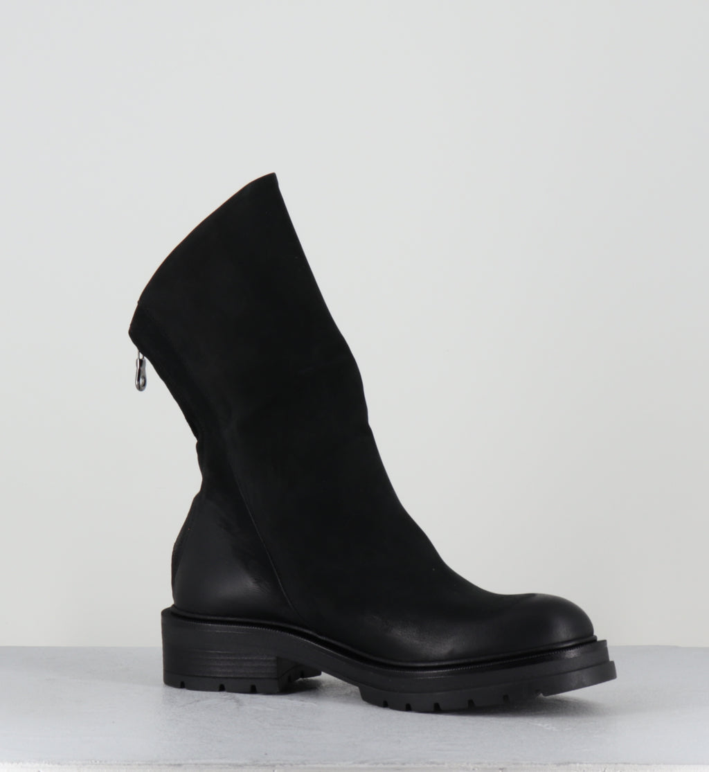 Boots bikers en cuir noir clous - ROMU NABUK NERO