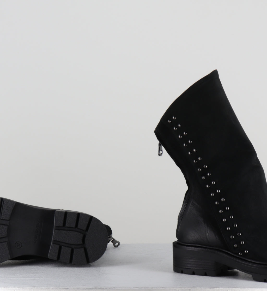 Boots bikers en cuir noir clous - ROMU NABUK NERO