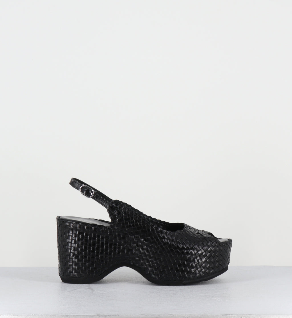 Sandales compensées en cuir noir - METI NEGRO TRENZADO