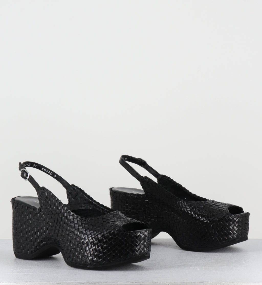 Sandales compensées en cuir noir - METI NEGRO TRENZADO