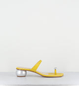 JAUNE