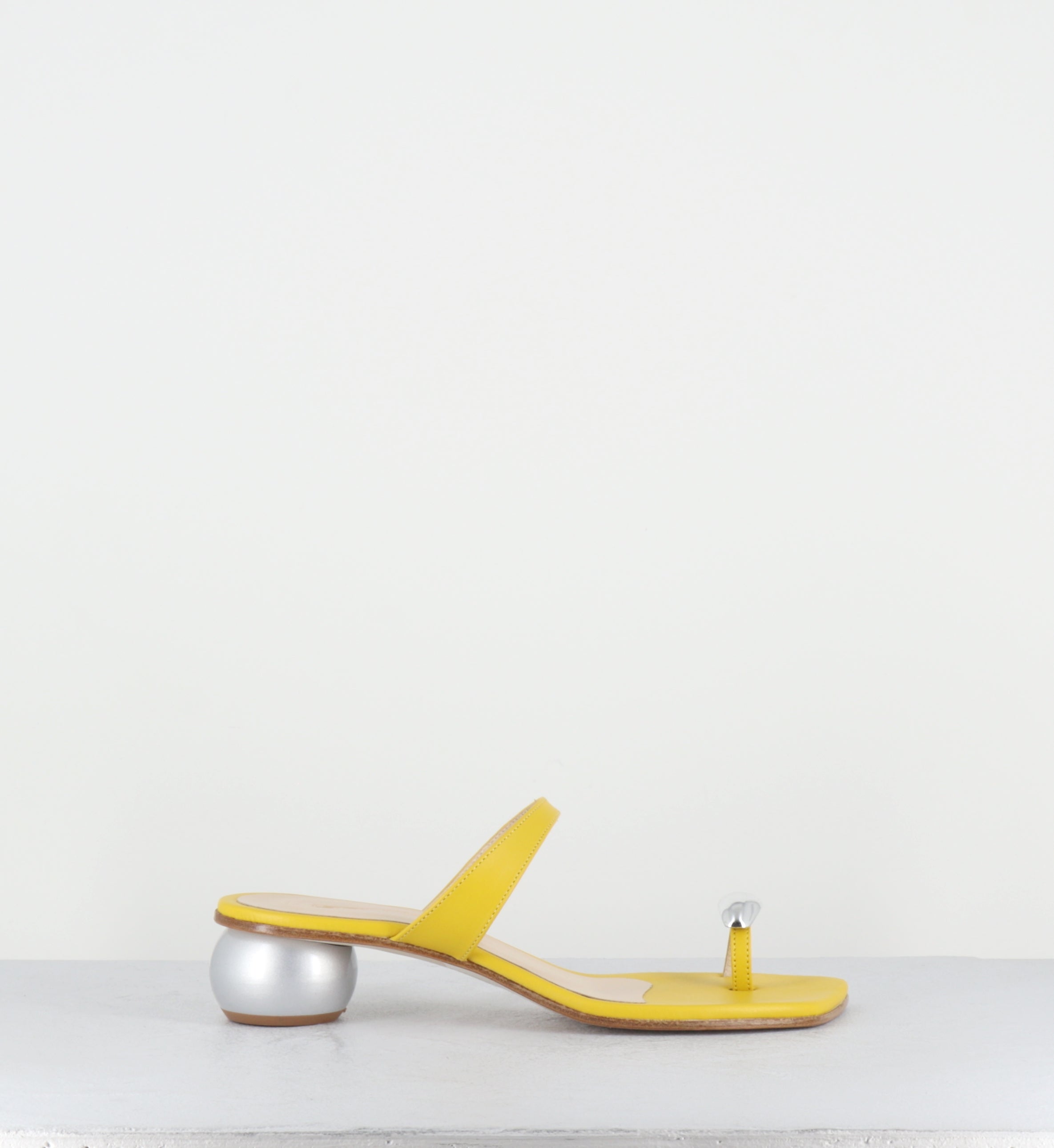 Mules tongs en cuir jaune talon rond - 1839 NAPPA GIALLO