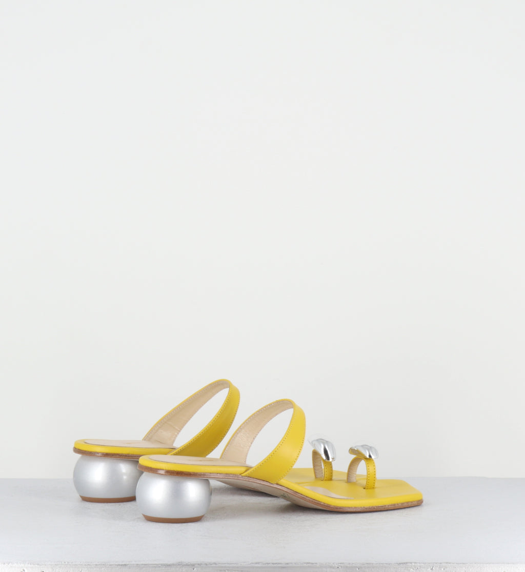 Mules tongs en cuir jaune talon rond - 1839 NAPPA GIALLO