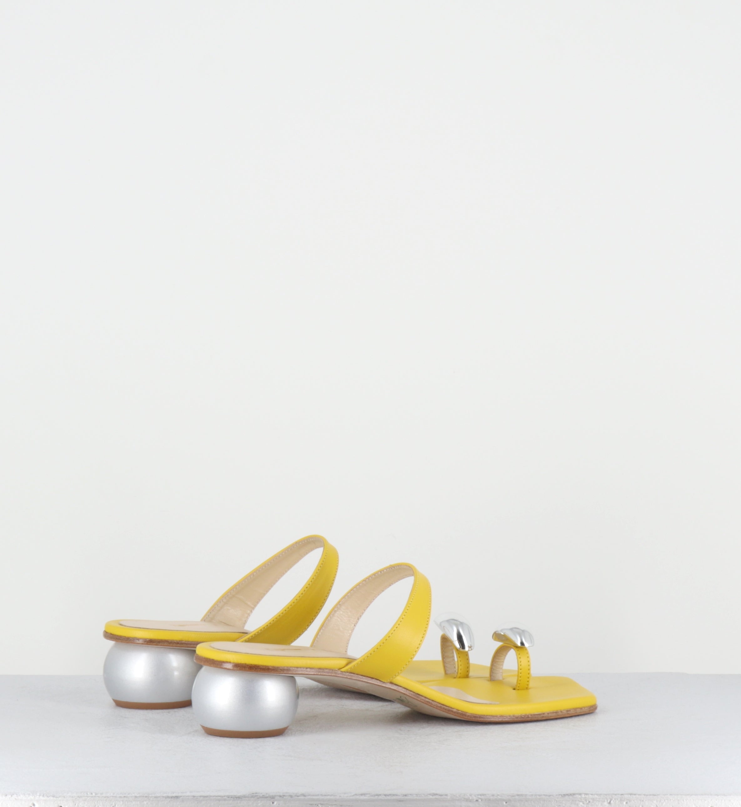 Mules tongs en cuir jaune talon rond - 1839 NAPPA GIALLO
