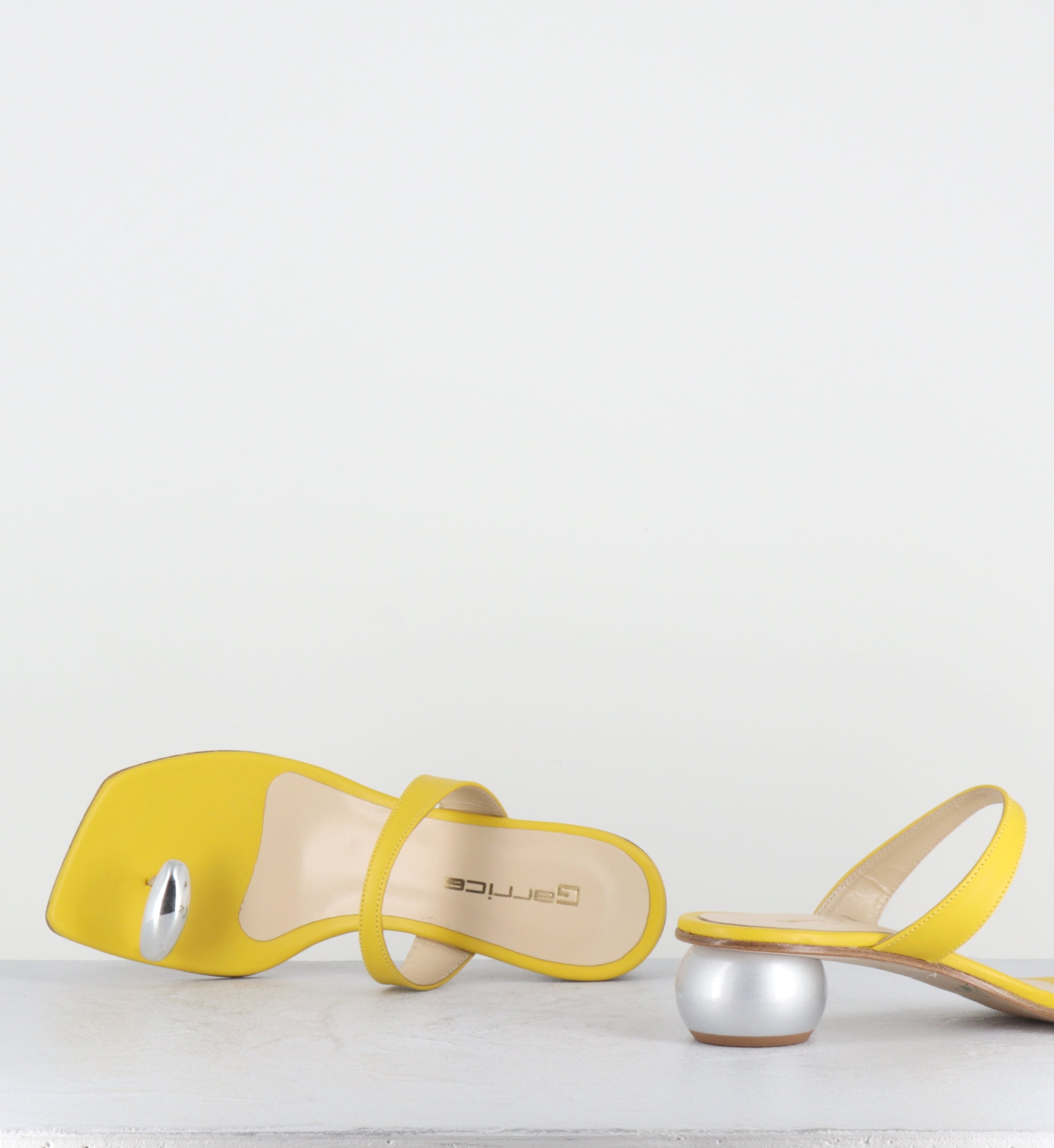 Mules tongs en cuir jaune talon rond - 1839 NAPPA GIALLO