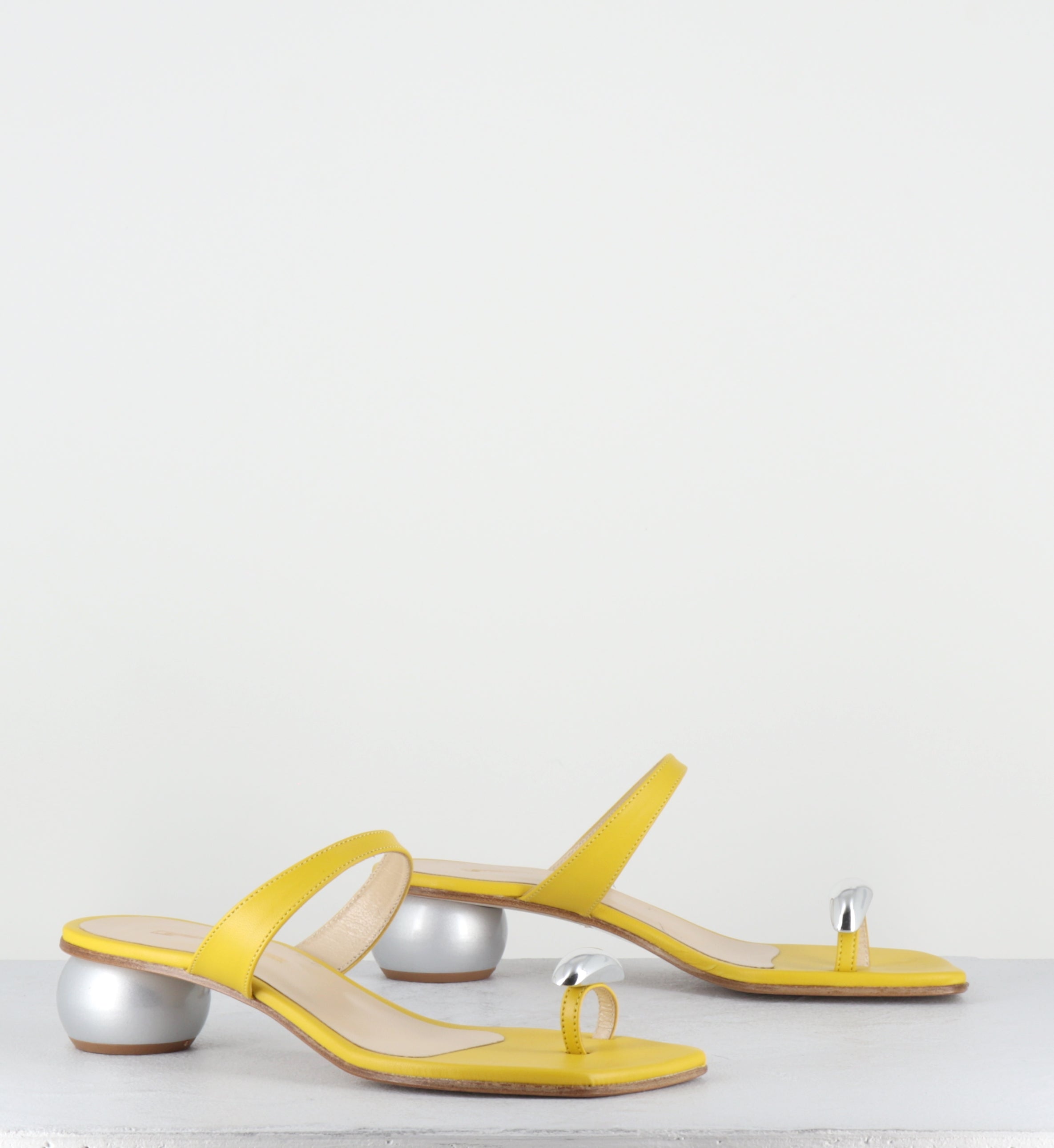 Mules tongs en cuir jaune talon rond - 1839 NAPPA GIALLO