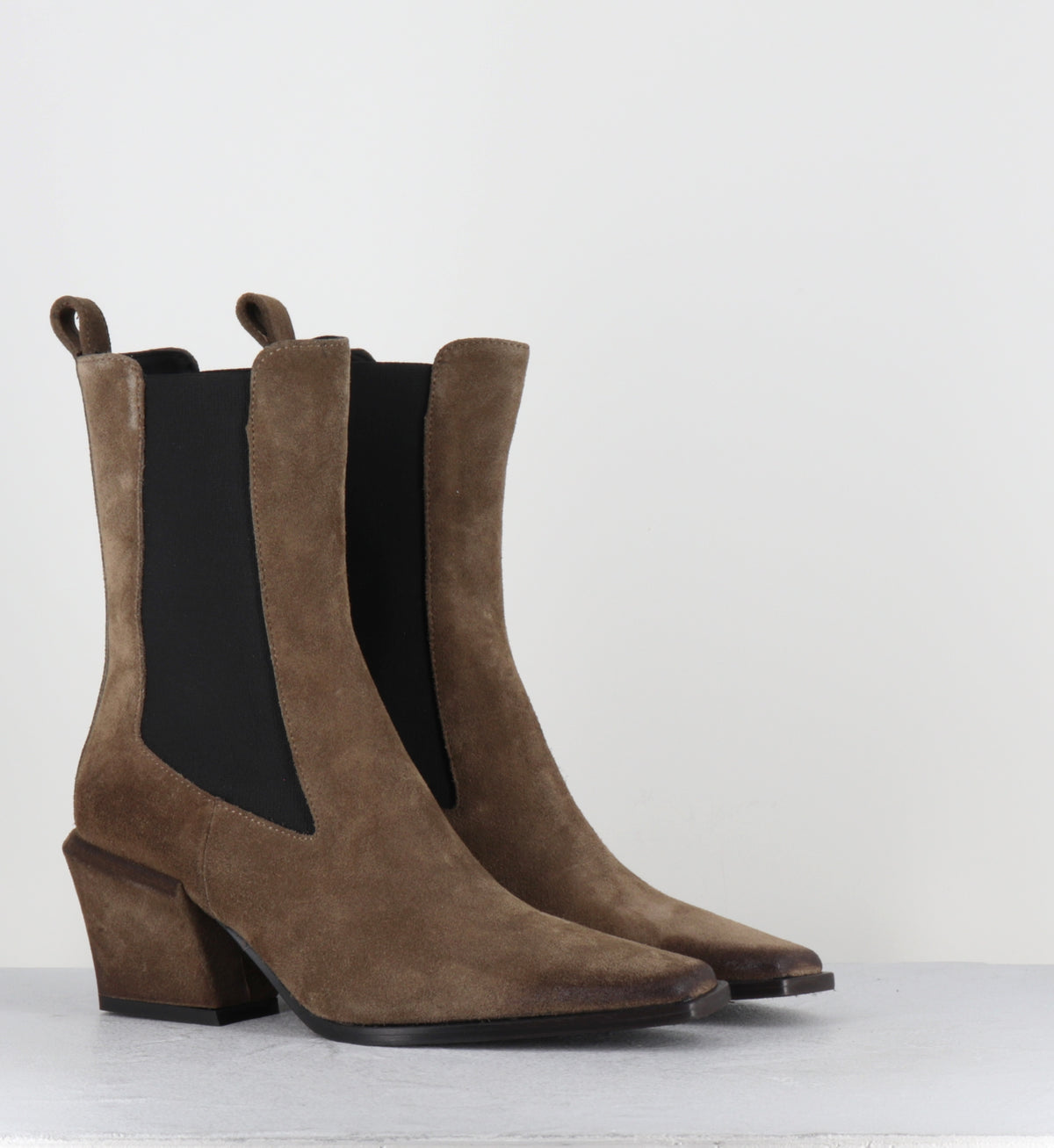 Boots santiags en daim taupe - TALIA CERVO TORTORA