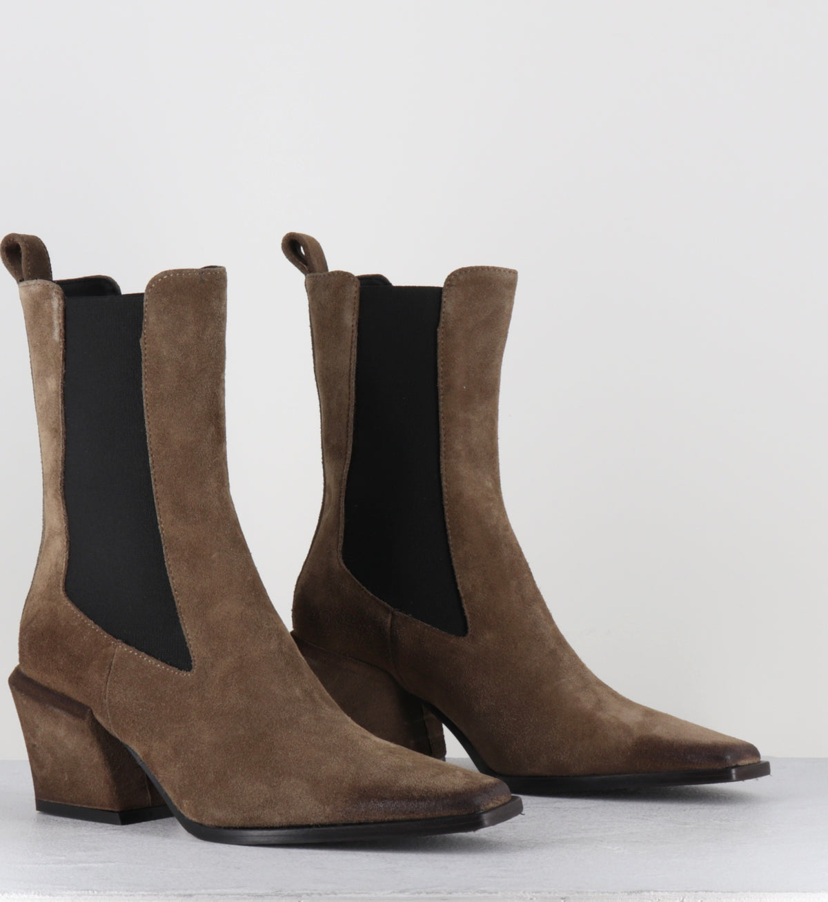 Boots santiags en daim taupe - TALIA CERVO TORTORA
