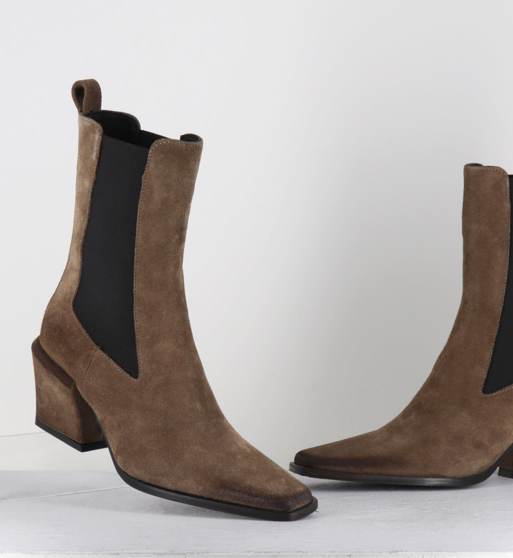 Boots santiags en daim taupe - TALIA CERVO TORTORA