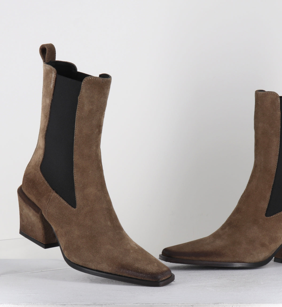 Boots santiags en daim taupe - TALIA CERVO TORTORA