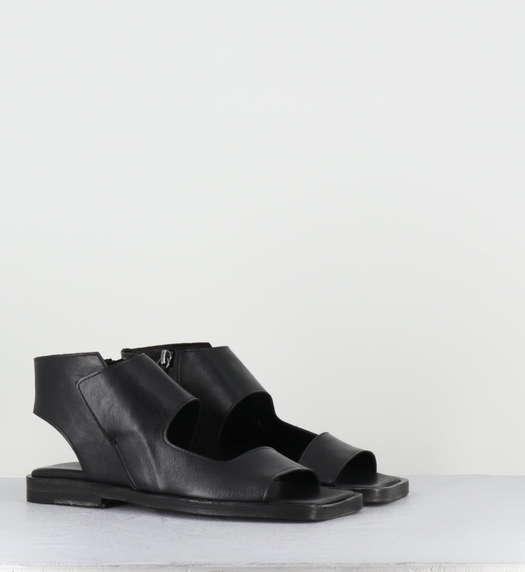Sandales plates en cuir noir anatomiques - TRILLAME KENYA NERO