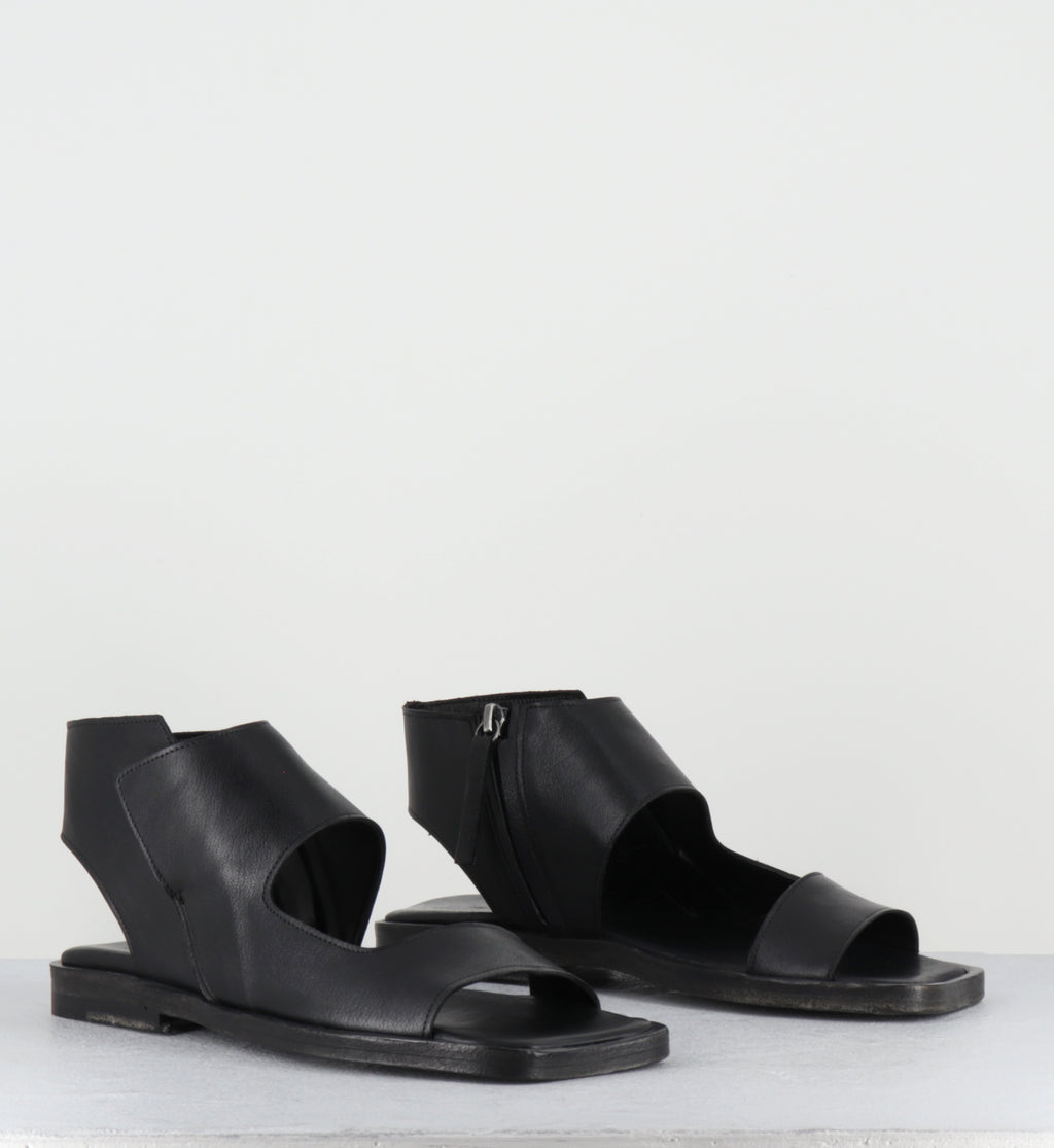 Sandales plates en cuir noir anatomiques - TRILLAME KENYA NERO