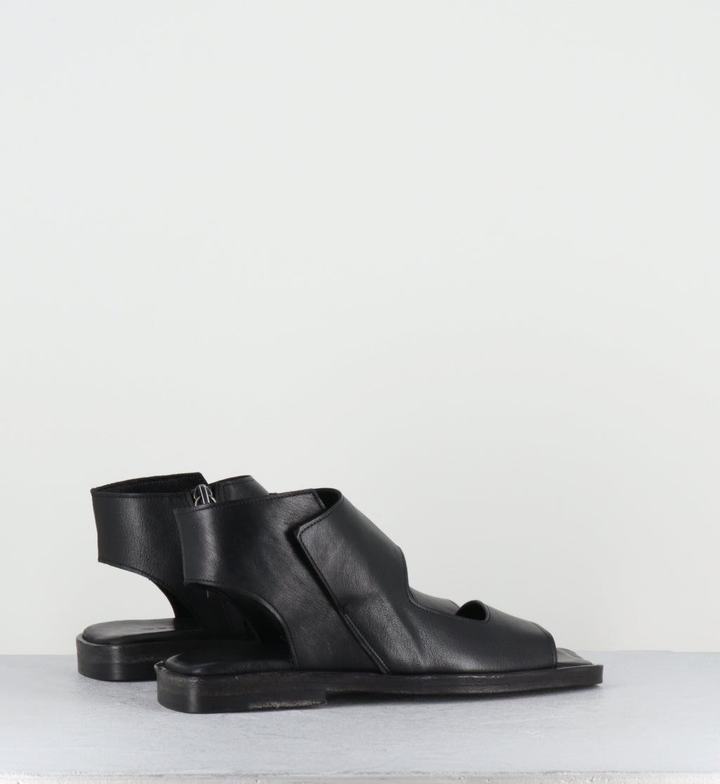 Sandales plates en cuir noir anatomiques - TRILLAME KENYA NERO