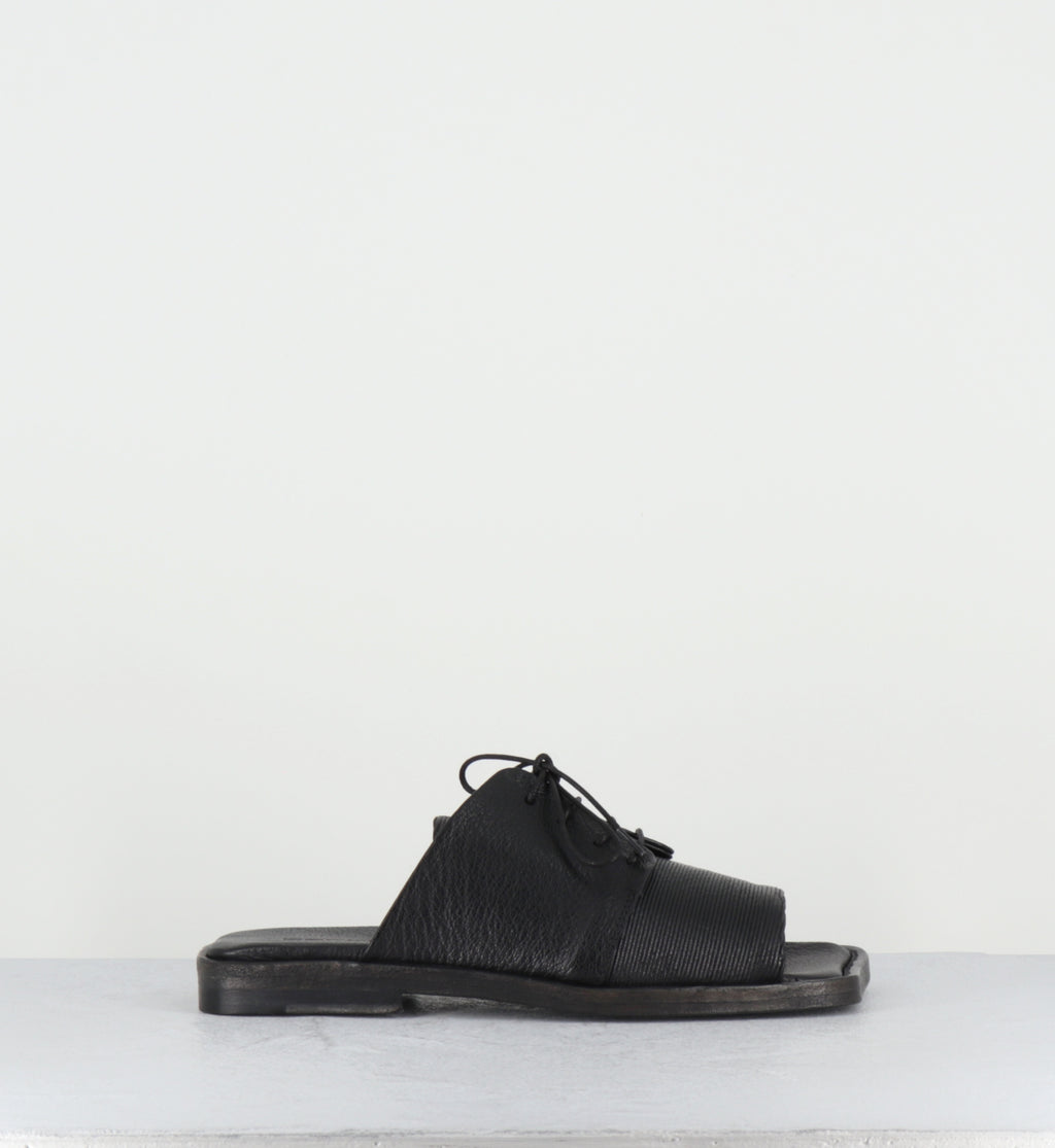 Mules plates en cuir noir à lacets - STRILLA KENYA NERO