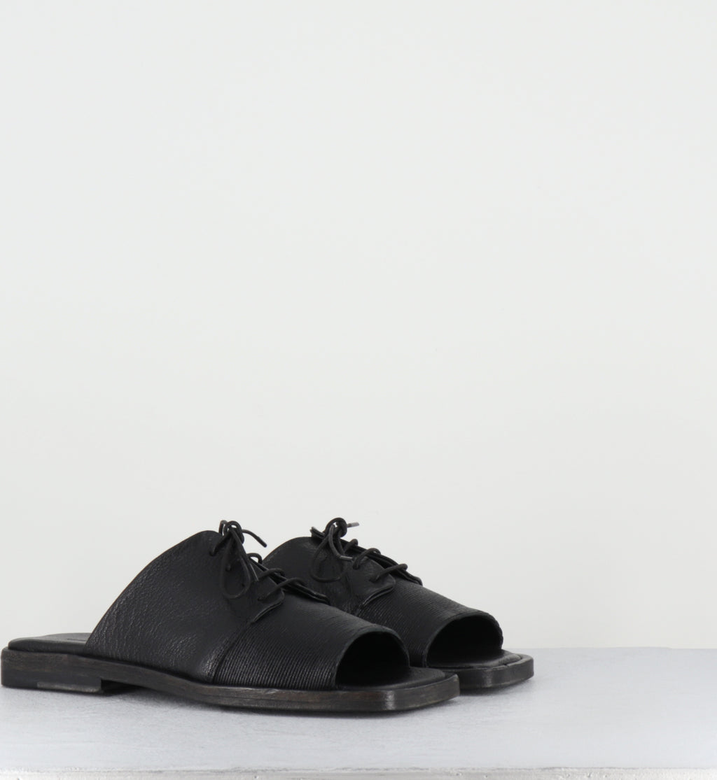 Mules plates en cuir noir à lacets - STRILLA KENYA NERO