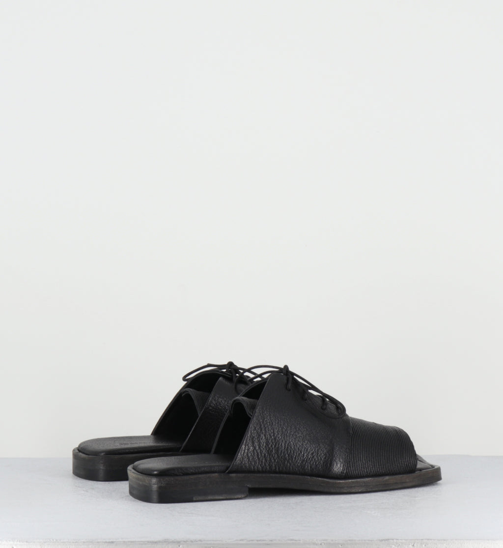 Mules plates en cuir noir à lacets - STRILLA KENYA NERO