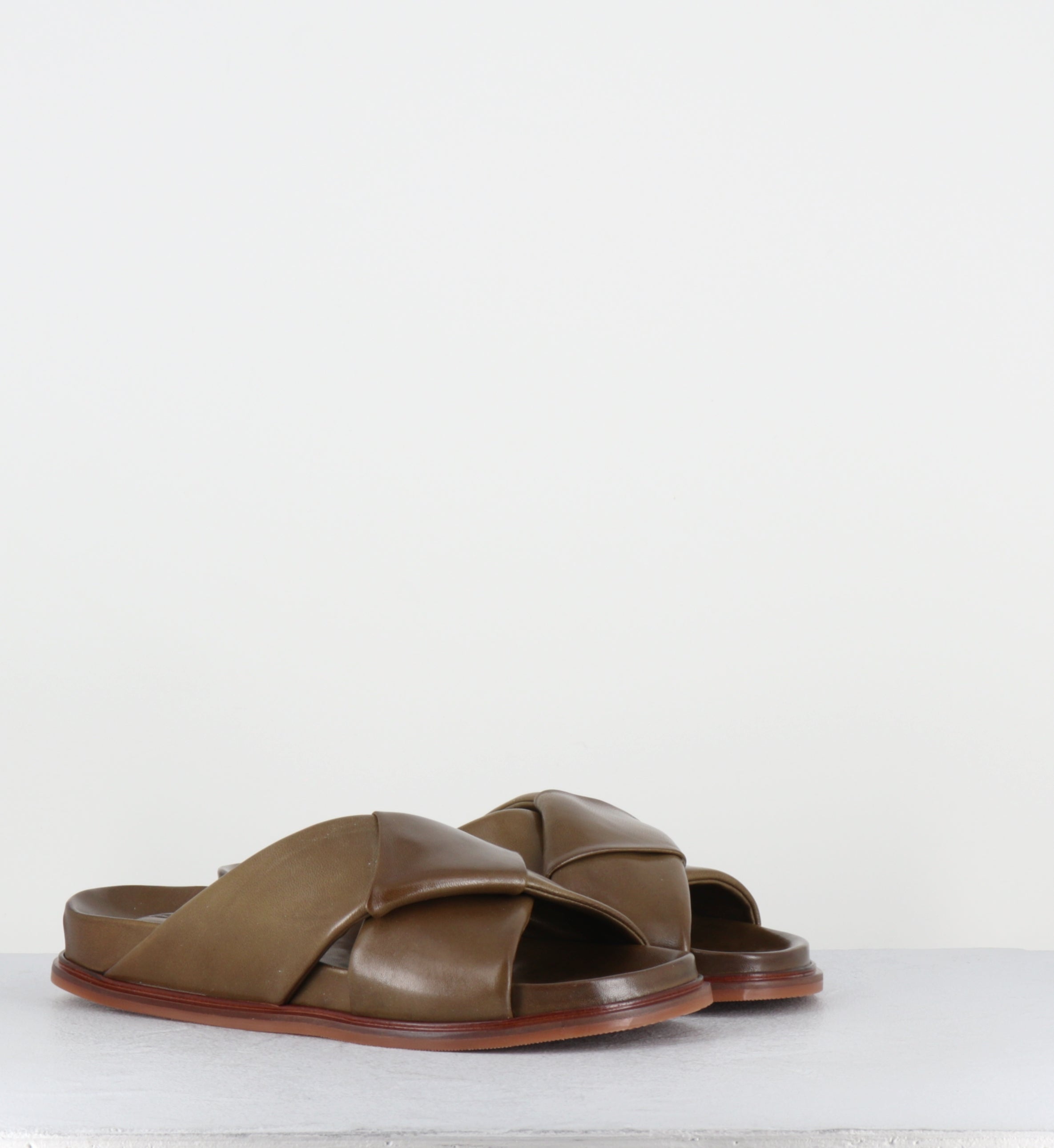 Mules japonisante en agneau kaki - TOSHO NAPPA ANTELOPE