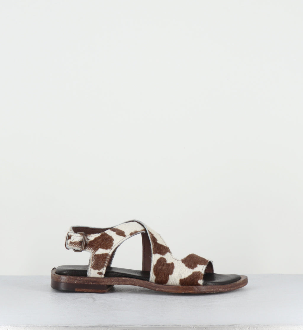 Sandales plates pony vache - TRALI MUCCA EBANO