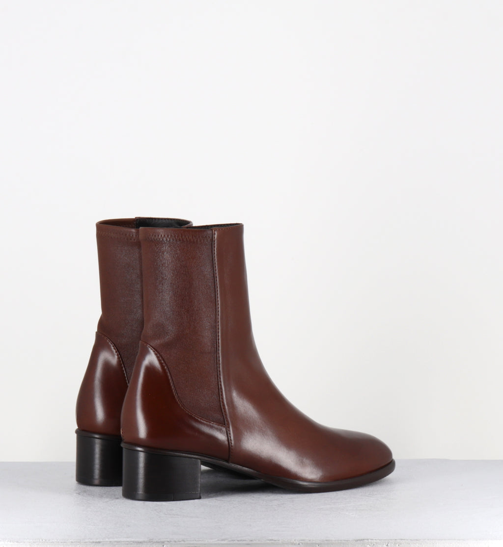 Boots en agneau plongé camel petit talon - GAVEAU SQUIRREL