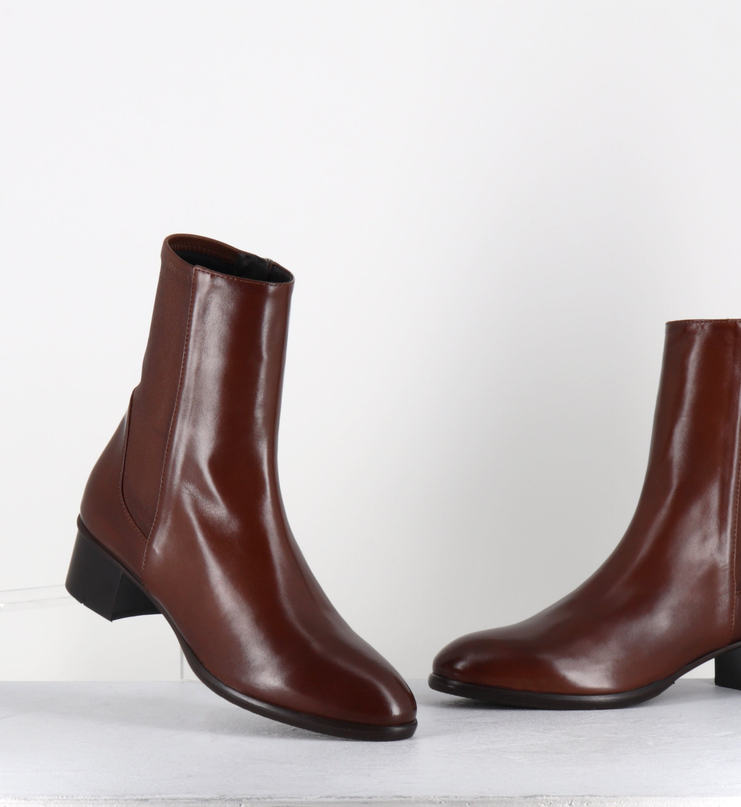 Boots en agneau plongé camel petit talon - GAVEAU SQUIRREL